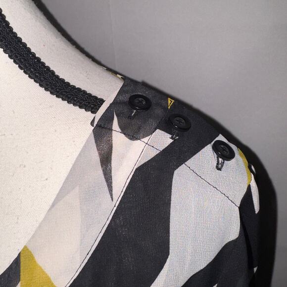 Chadwicks Abstract Print Tunic Blouse women’s Size 16 - Picture 5 of 7